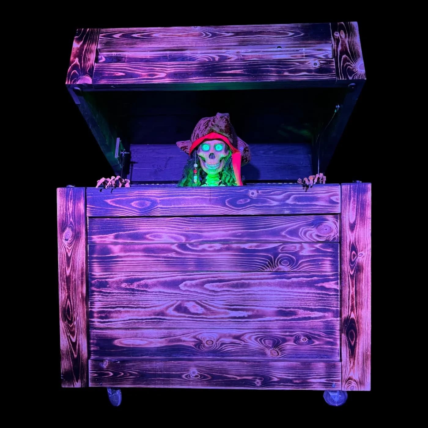 Blackbeard's Chest animatronic product photo.
